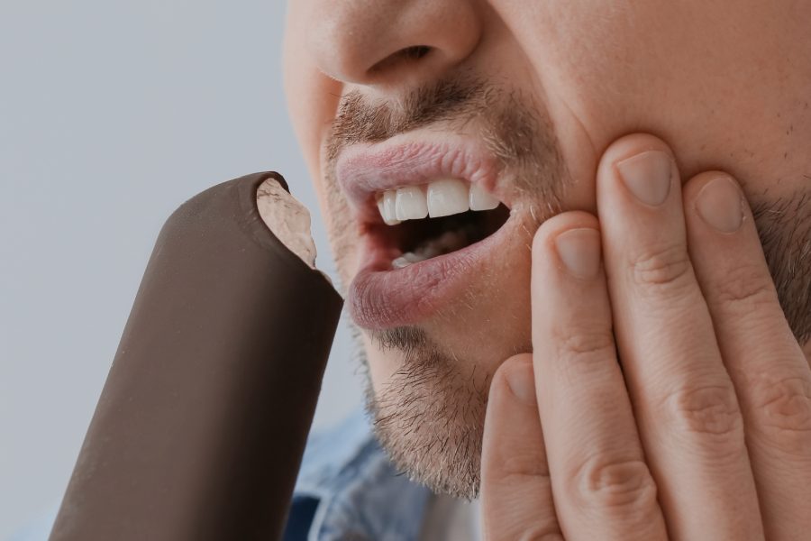 Sensibilidad dental: causas, tratamiento y cómo aliviar el dolor